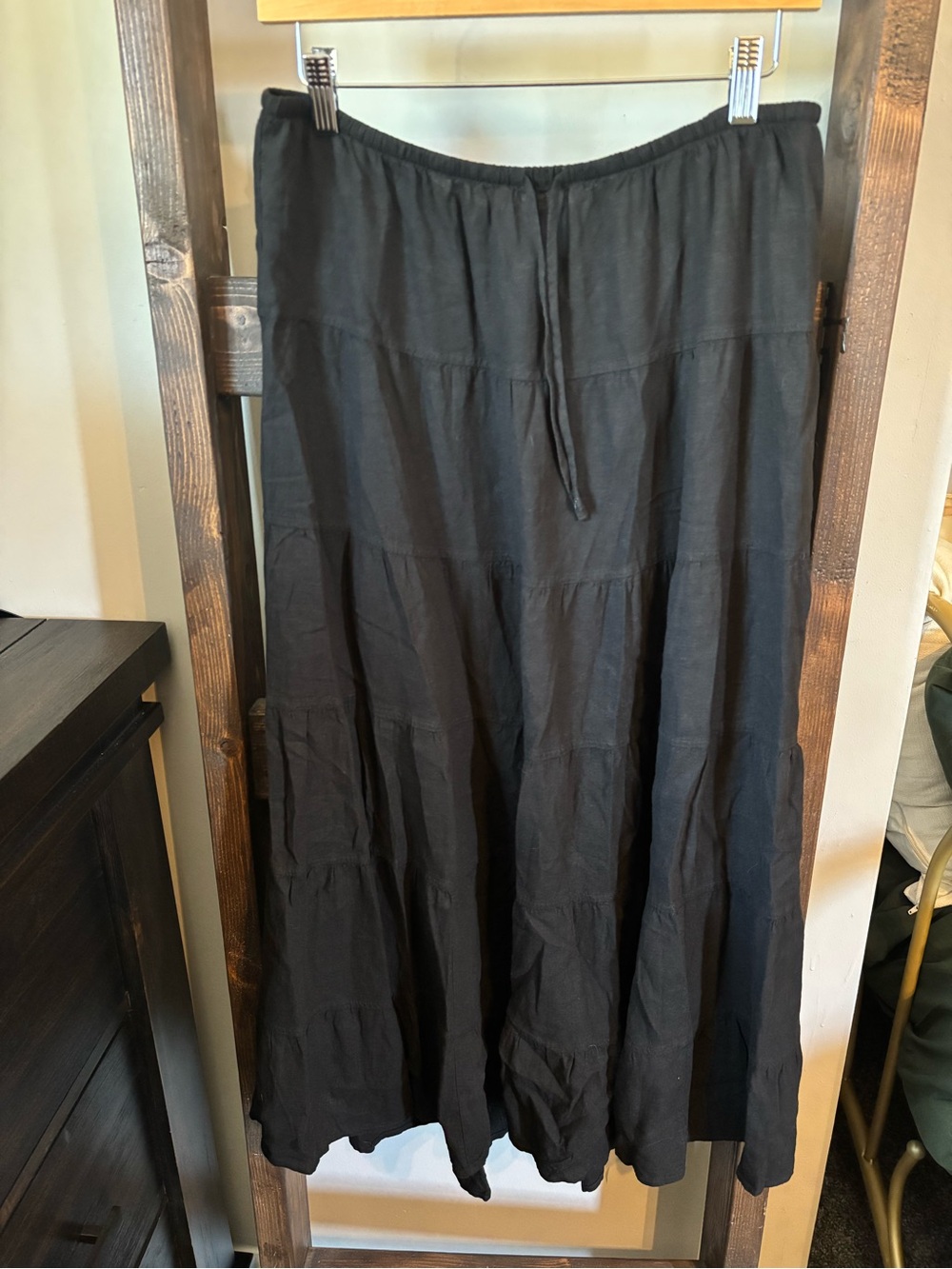 Wilfred (Aritzia) Black Tiered Maxi Skirt - Large